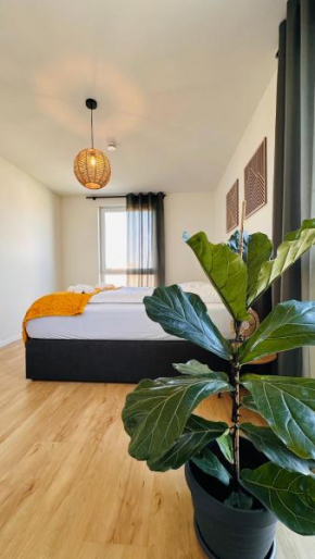 AMAO-Sepia I 86qm I King-Size Beds I Netflix I Privat Balcony I Free Parking I Near EuropaPark